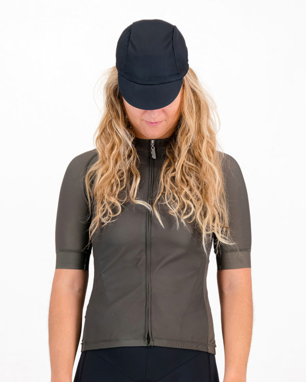 Front of the ladies cycling cap in the Carter black DriFit design made by enjoy.cc