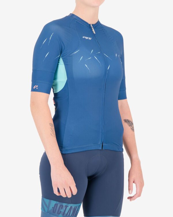 Three quarter of the ladies cycling shirt in the Avena Octane design made by enjoy.cc