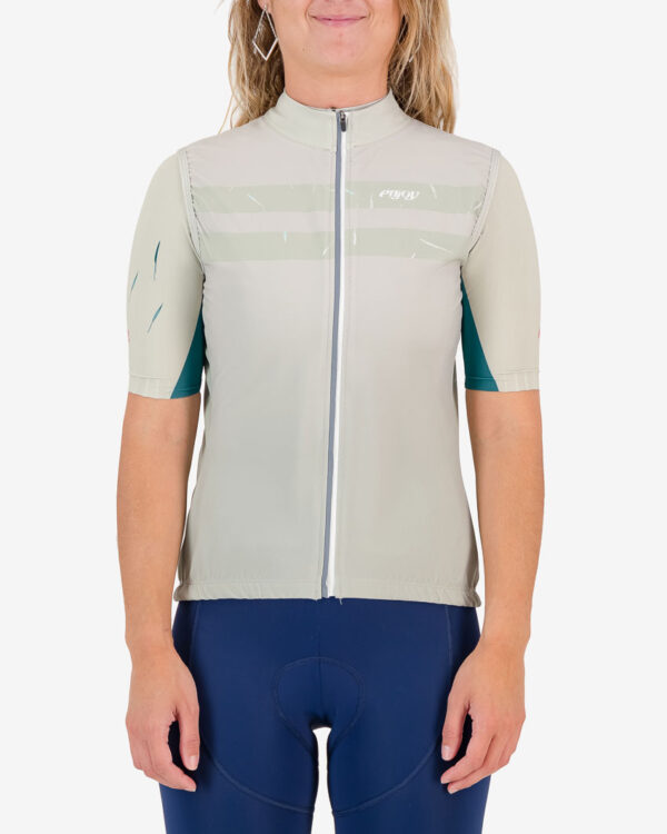 Front of the ladies winter cycling gilet in the Avena design made by Enjoy.cc