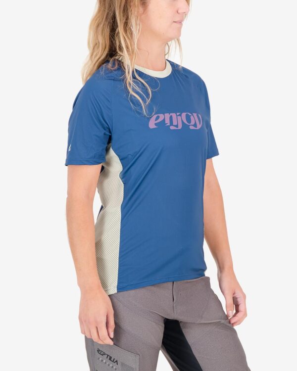 Three quarter of the ladies mobilitee trail tee in the midnight blue Descendant design made by enjoy.cc
