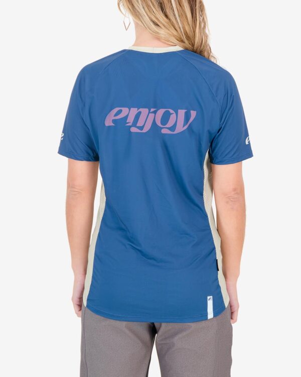 Back of the ladies mobilitee trail tee in the midnight blue Descendant design made by enjoy.cc