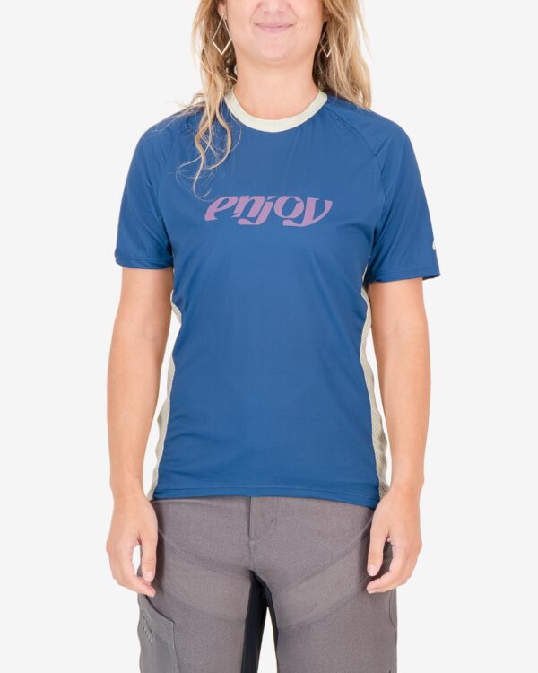 Front of the ladies mobilitee trail tee in the midnight blue Descendant design made by enjoy.cc