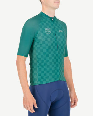 Three quarter of the mens cycling jersey in the slippery green Evade Supremium design made by enjoy.cc