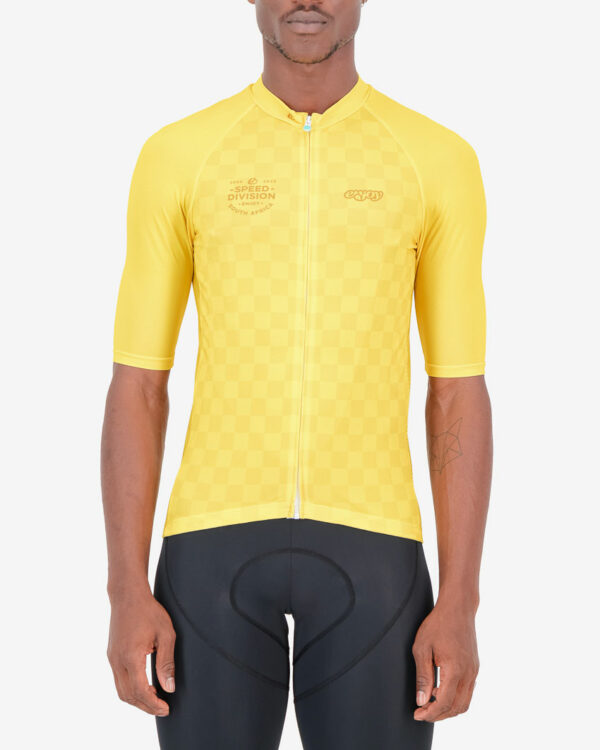 Front of the mens cycling jersey in the yellow Evade Supremium design made by enjoy.cc