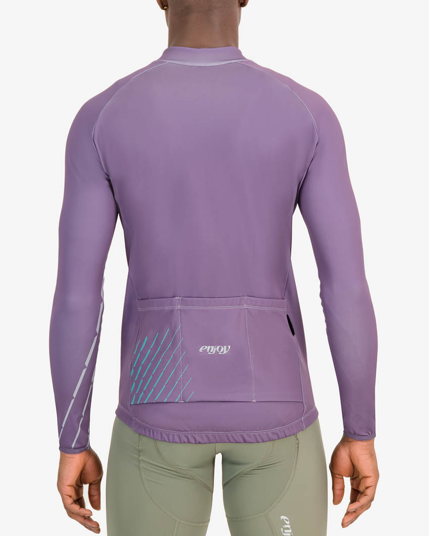 Back of the mens fleeced cycling jersey in the Chevron plum design made by enjoy.cc