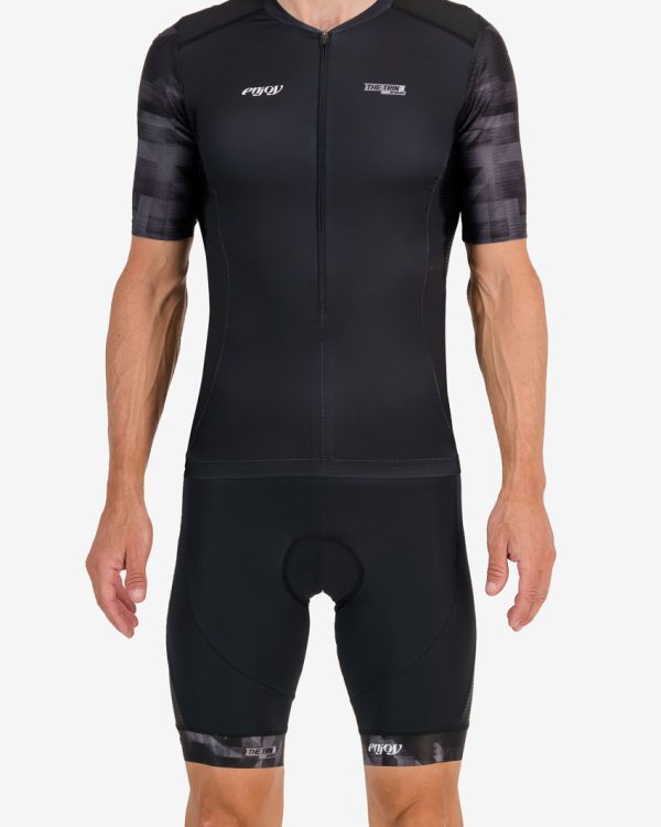 Front of the mens tri short in the Pace design. Triathlon clothing made by Enjoy.cc