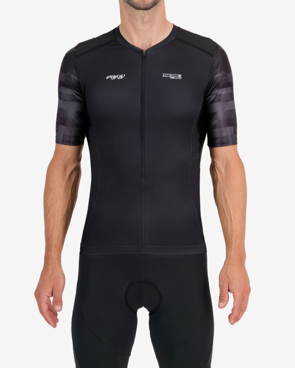 Front of the mens tri top in the Pace design. Triathlon clothing made by Enjoy.cc