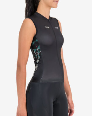 Three quarter of the ladies tri vest in the Full Monte design. Triathlon clothing made by Enjoy.cc