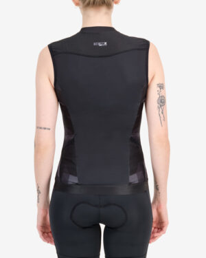Back of the ladies tri vest in the Pace design. Triathlon clothing made by Enjoy.cc