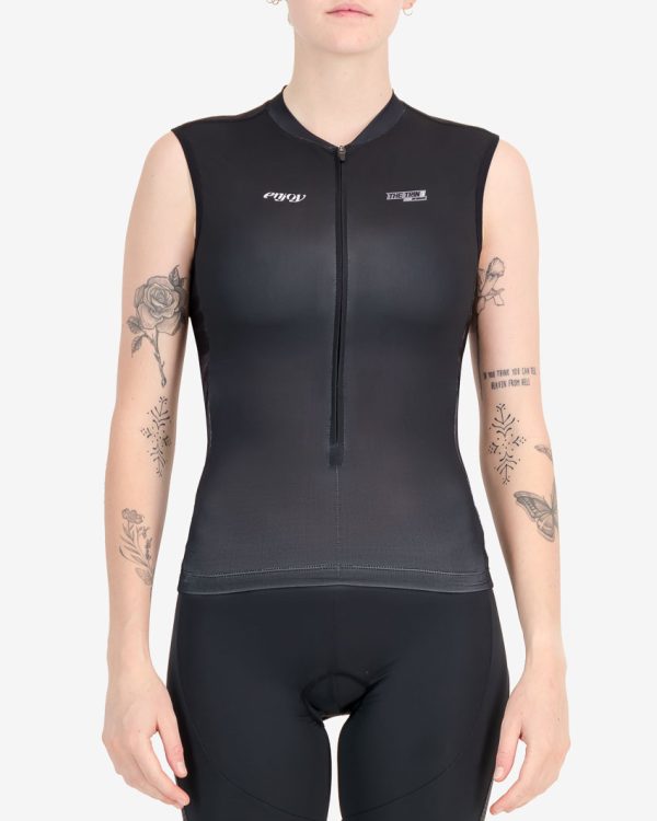 Front of the ladies tri vest in the Pace design. Triathlon clothing made by Enjoy.cc