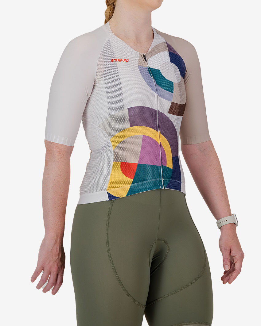 Side view of the Climber Women's cycle jersey in light Saturn design made by enjoy.cc