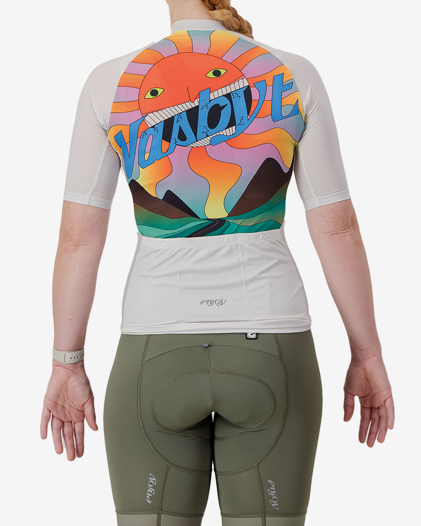 Back view of the Supremium Women's cycle jersey in light colour Vasbyt design by enjoy.cc