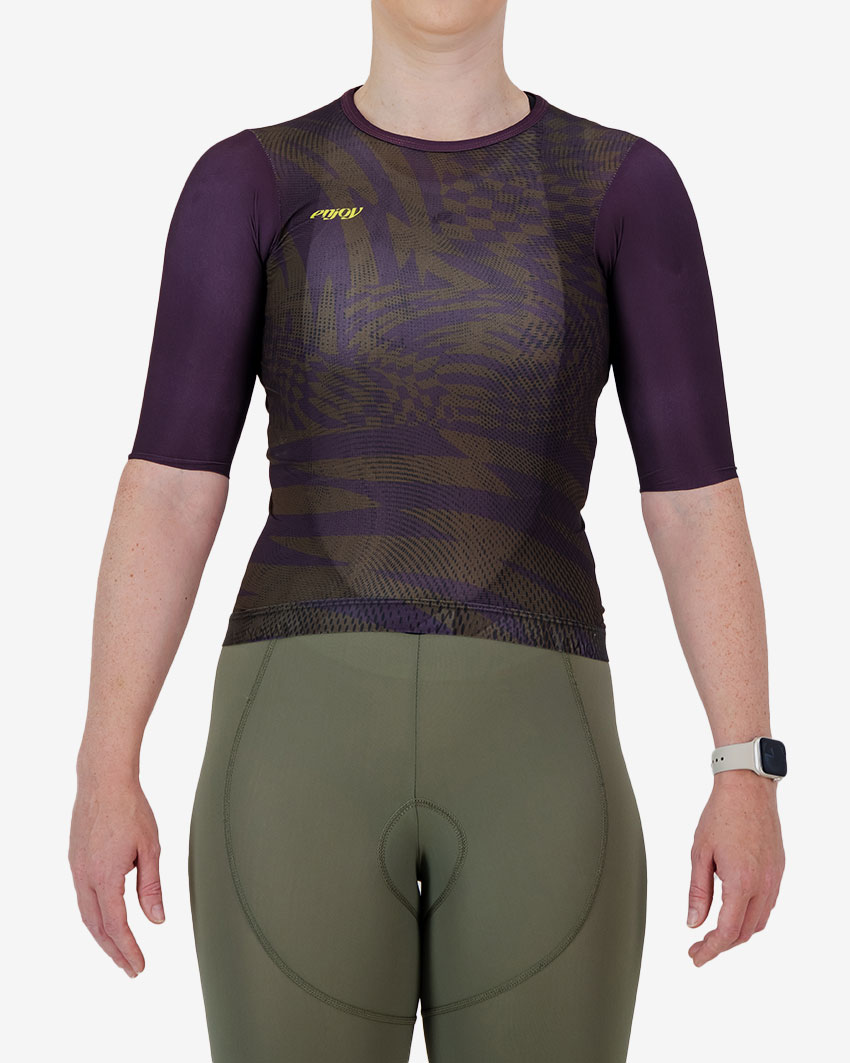 Womens-Zipless-Cycle-Jersey-ProXision-Warp-Peat-Front Front view of the ProXision women's zipless cycle jersey in peat colour Warp design by enjoy.cc